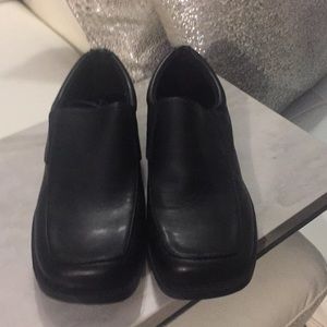 Black shoes for Big boys, size 5